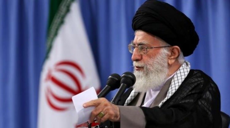 İranın Ali Rəhbəri ABŞ-dakı prezident seçkilərini  tamaşa adlandırıb