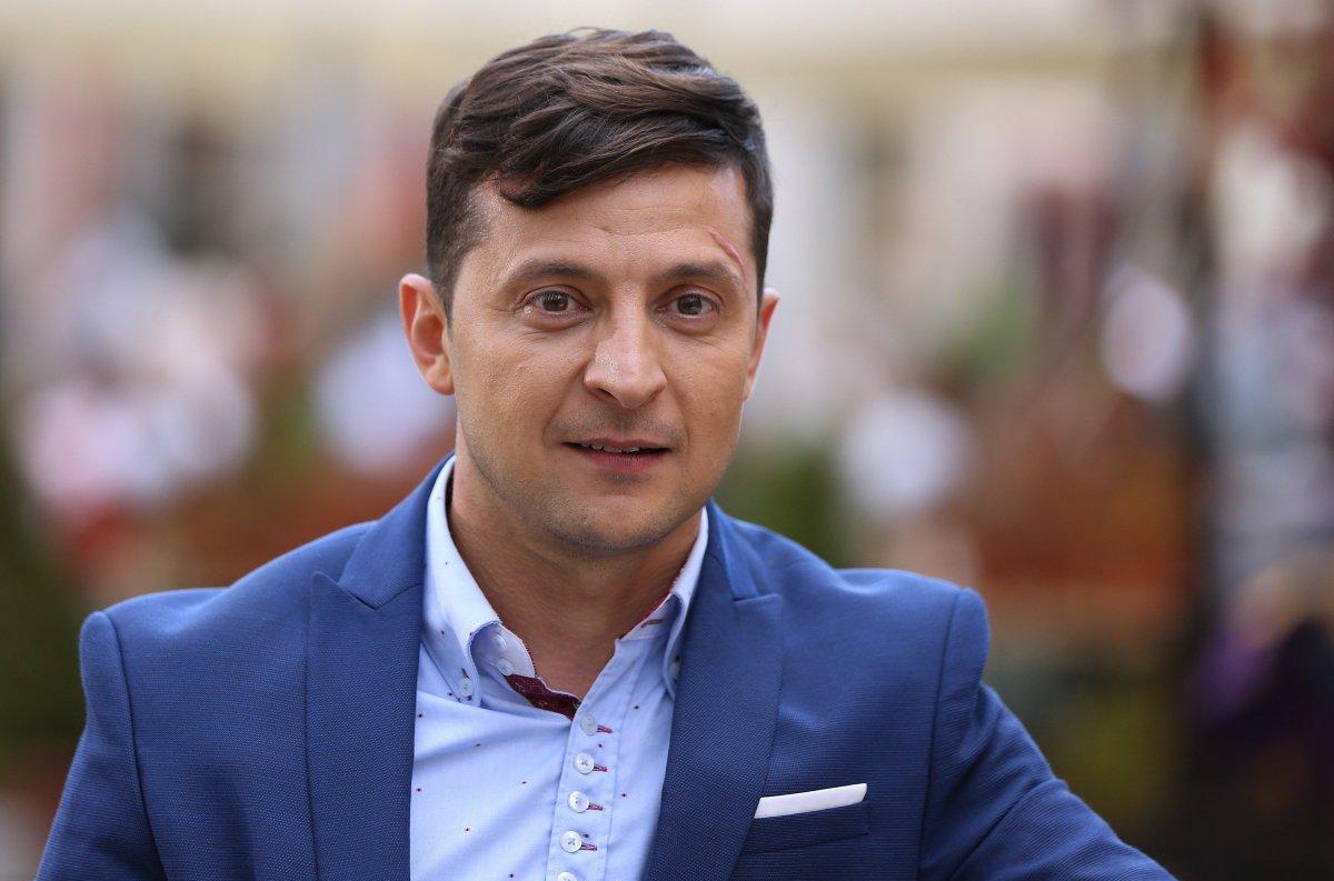 Zelenski koronavirusa yoluxdu Zelenski koronavirusa yoluxdu