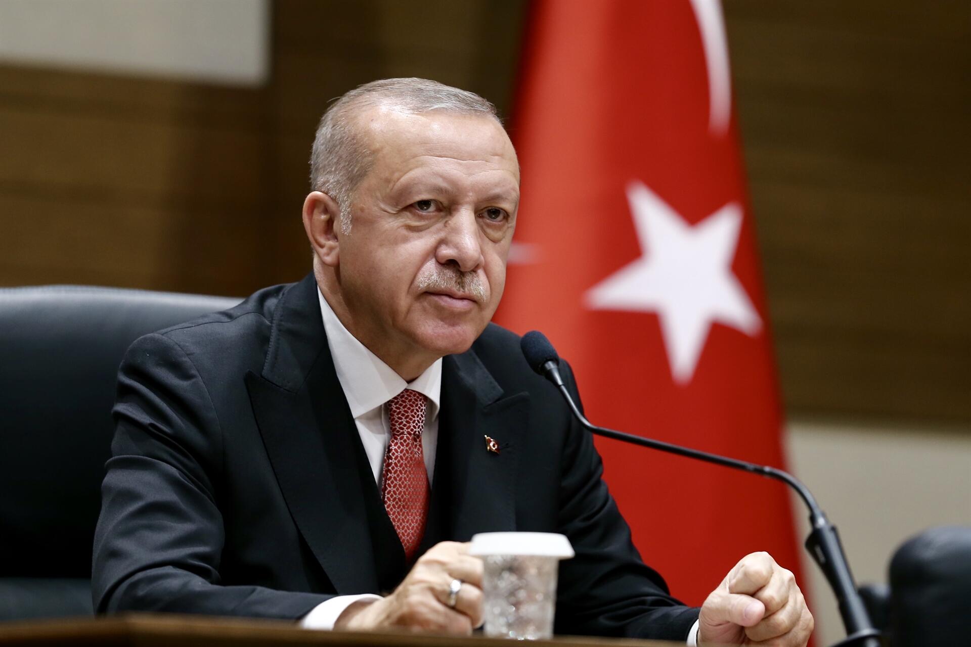 Ərdoğan: “Atəşkəsin təminatında Türkiyə də yer alacaq” Ərdoğan: “Atəşkəsin təminatında Türkiyə də yer alacaq”