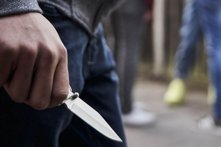 Paşinyanı tənqid edən jurnalisti bıçaqladılar Paşinyanı tənqid edən jurnalisti bıçaqladılar