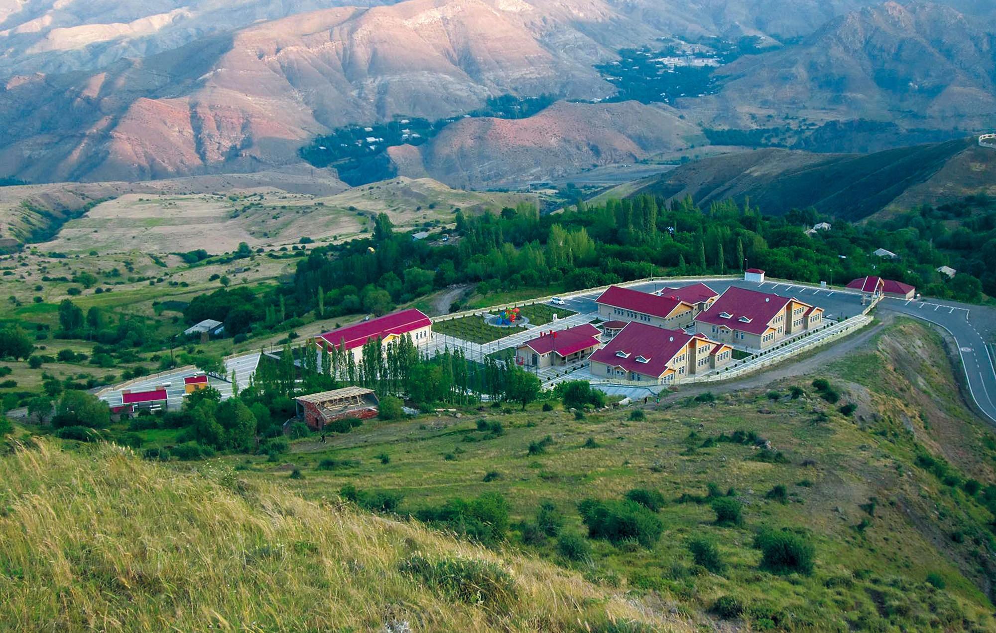 Naxçıvana gedən dəmir yolu bərpa ediləcək