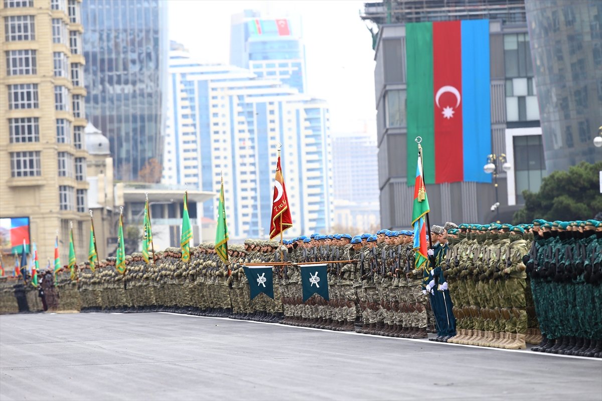 Zəfər Paradını saytımızdan canlı izləyin! - VİDEO