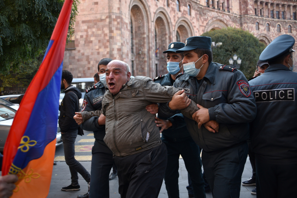 Ermənistanda yenidən vətəndaş-polis qarşıdurması yaşandı