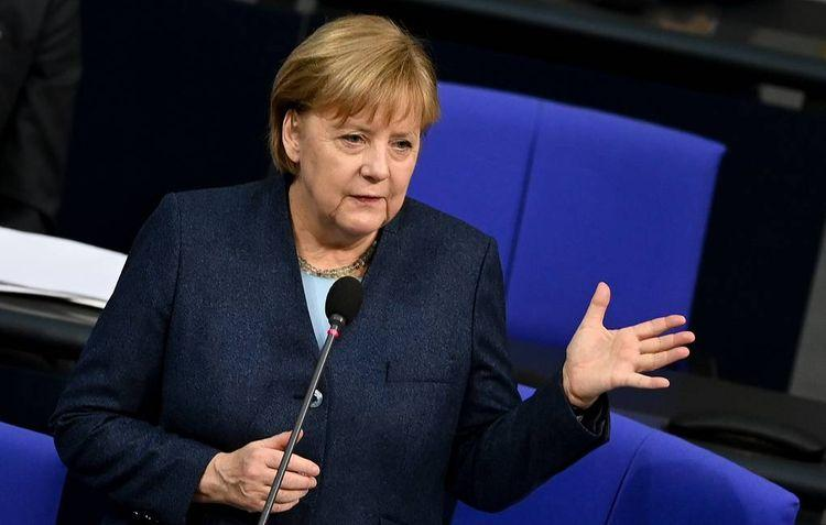 Merkel İngiltərənin Avropa Birliyi ölkələri ilə əlaqəsinə qadağa tələb etdi