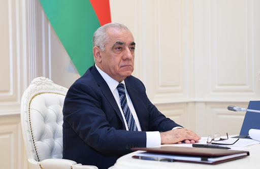 Əli Əsədov onu təbrik etdi Əli Əsədov onu təbrik etdi