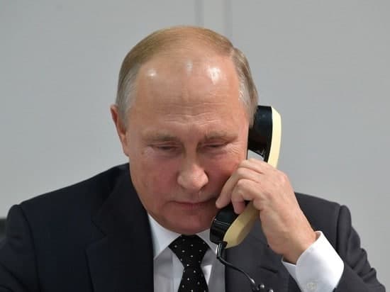 Putin bir neçə gün əlində telefon Qarabağ danışıqları aparırdı - PESKOV