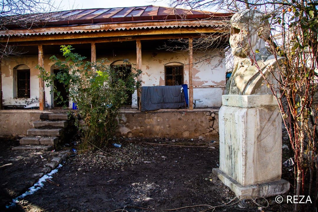 Məşhur fotoqraf Bülbülün Şuşadakı evində - FOTO
