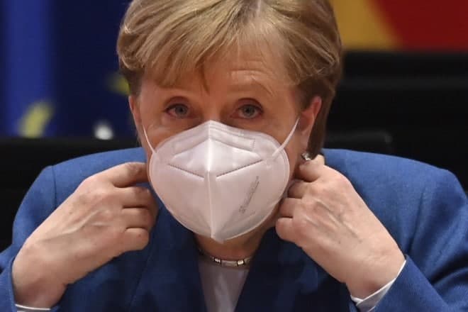 Merkel: “Önümüzdəki həftələr Almaniya üçün çətin olacaq”