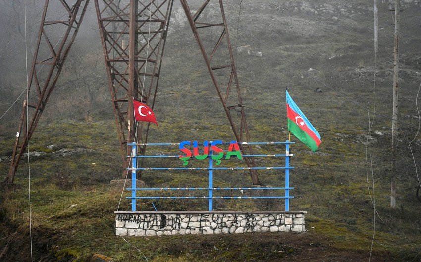 Şuşada qəza - Bir hərbçi öldü, 2-si yaralandı - FOTO