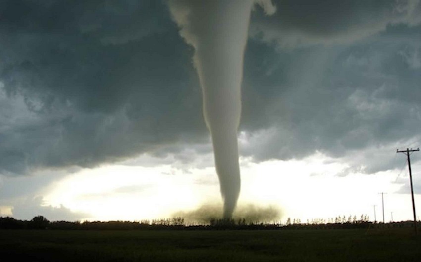 Tornado ABŞ-da bir çox evləri dağıtdı – VİDEO