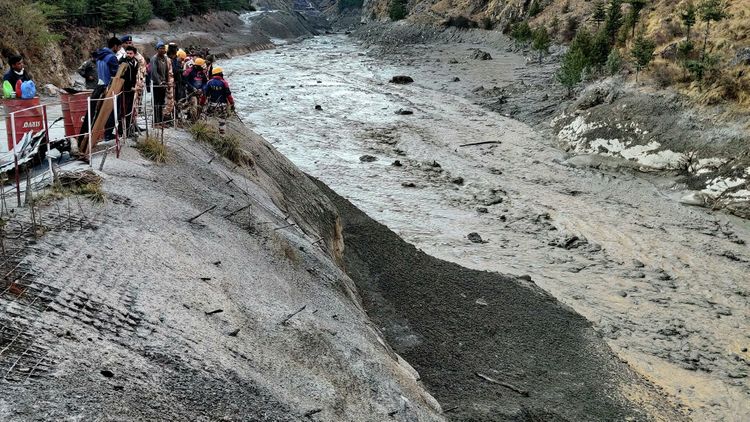Hindistanda sel 14 nəfərin həyatına son qoydu – VİDEO