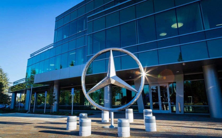 Çənəsində olan batığa görə “Mercedes” şirkətindən hədiyyə avtomobil istədi - FOTO Çənəsində olan batığa görə “Mercedes” şirkətindən hədiyyə avtomobil istədi - FOTO