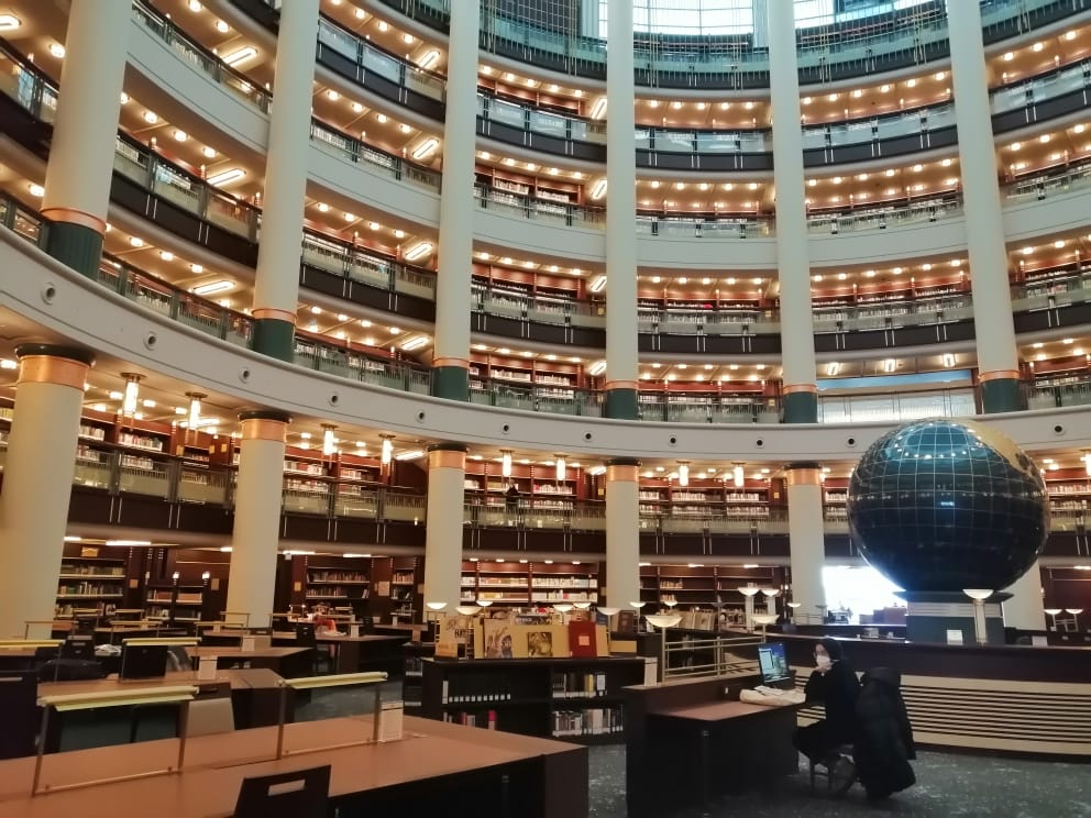 Dünyanın ən böyük kitabxanası - 201 km-lik kitab rəfləri - FOTOLAR