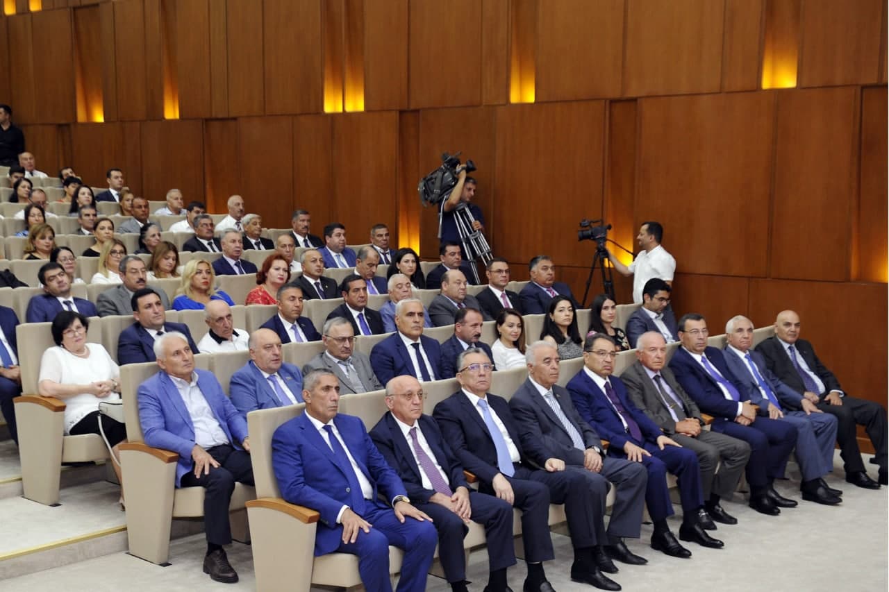 “Ölkədə islahatlar gedir, bəs YAP bu islahatların harasındadır?