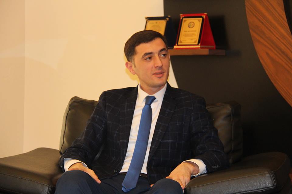 Tural Abbaslı: “Elman Rüstəmov qarpız satır? Hardandı Mərkəzi Bankın pulu?”