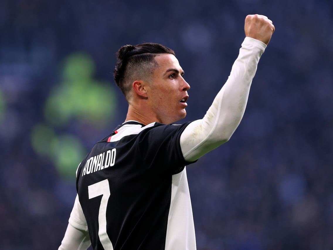 Ronaldonun rekord hədiyyəsi - FOTO