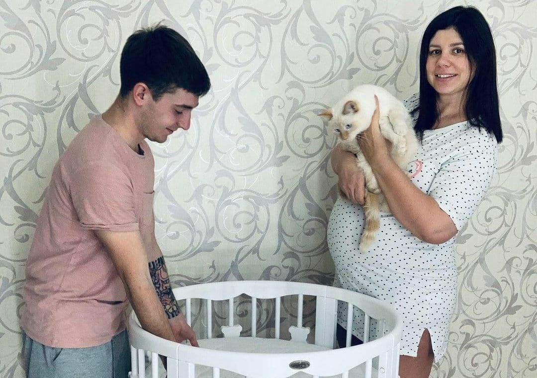 Bloger 20 yaşlı oğlundan hamilə qaldı - VİDEO