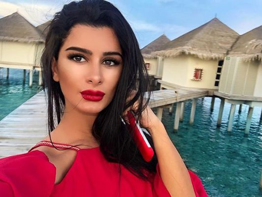 Azərbaycanlı model Dubayda Salman Əzizi ilə nişanlandı - FOTOLAR