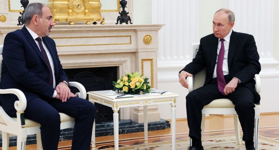 Paşinyanla Putin arasında görüş Moskvada başladı