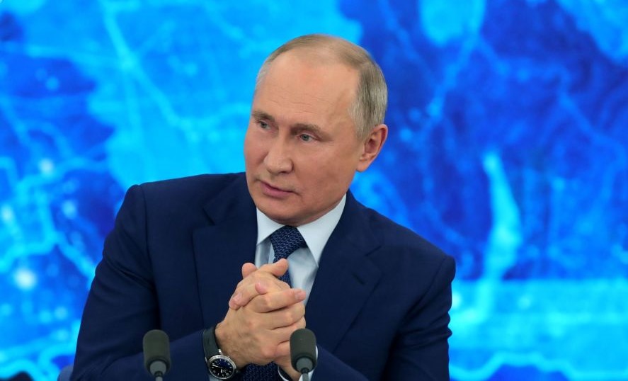 Paşinyan Moskvada Putini bərk-bərk qucaqladı - FOTO