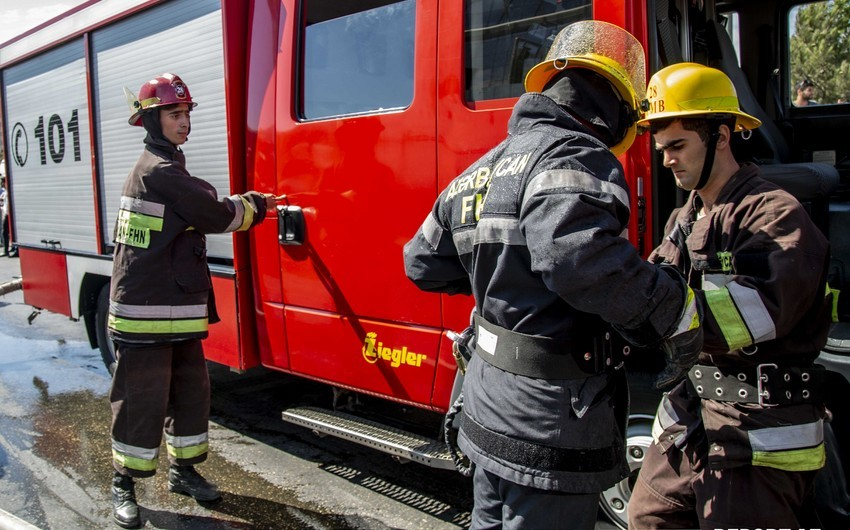 Bakıda yanğın olub, 2 nəfər zəhərlənib