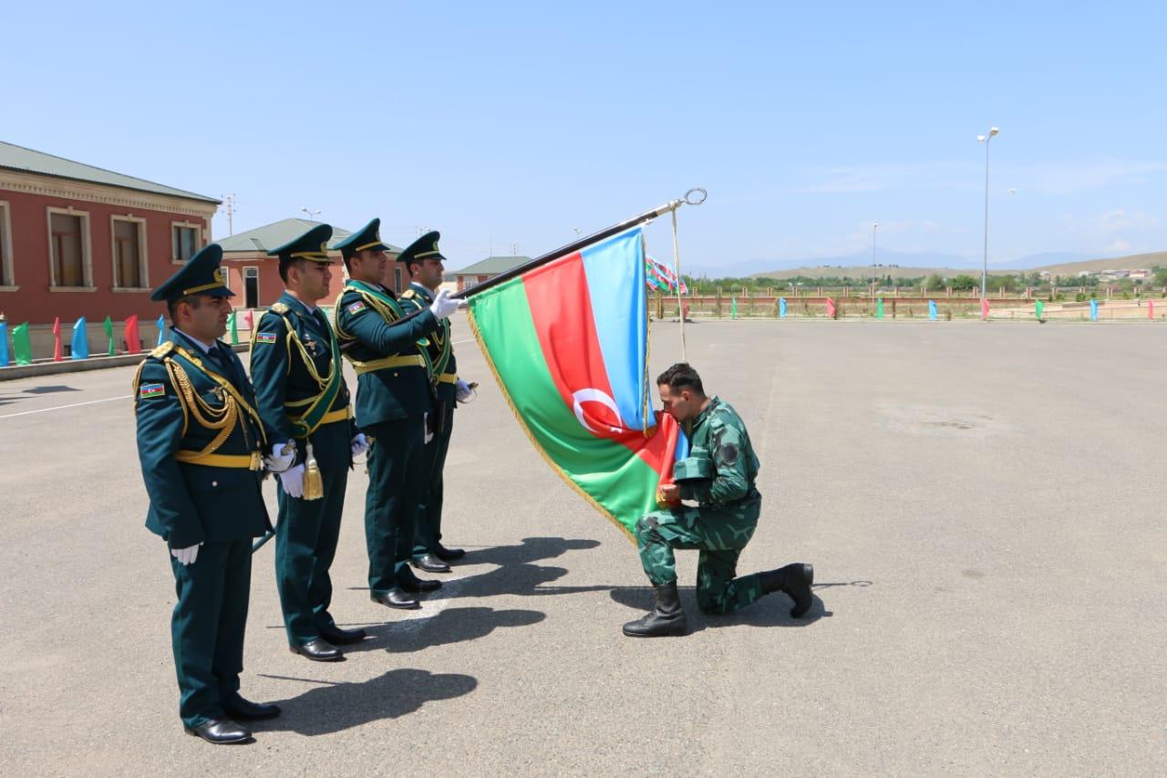 Bir qrup hərbi qulluqçu­ tərxis edildi - FOTO