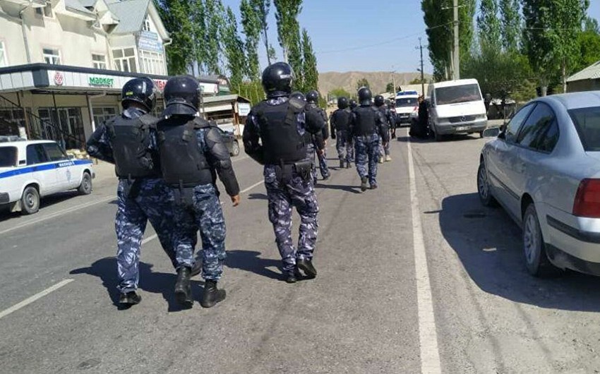 Qırğızıstan xüsusi təyinatlıları Tacikistanın sərhəd postunu ələ keçirdi – VİDEO