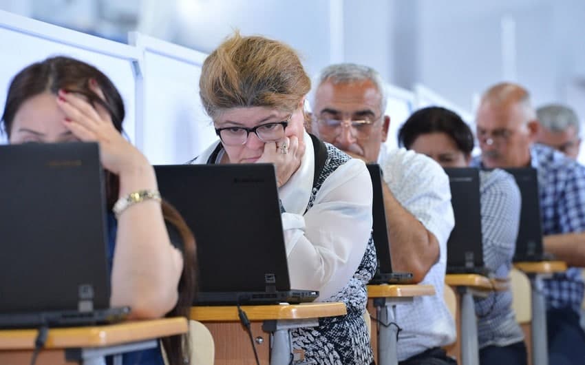 Müəllimlərin iş yerinin dəyişdirilməsinə başlanıldı