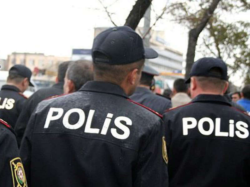 Polis əməkdaşlarının üzərinə avtomobil sürən şəxs həbs edildi