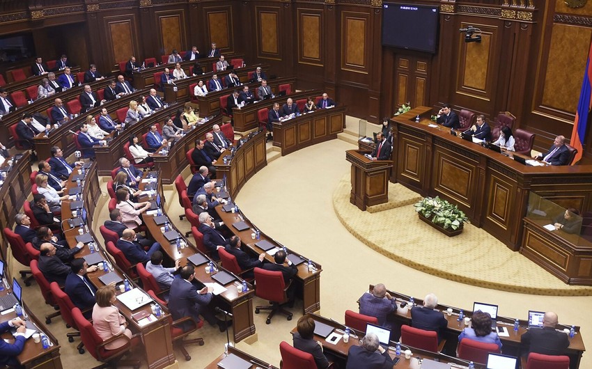 Bu gün Ermənistanda parlament buraxılacaq – Paşinyanın oyunbazlığı davam edir
