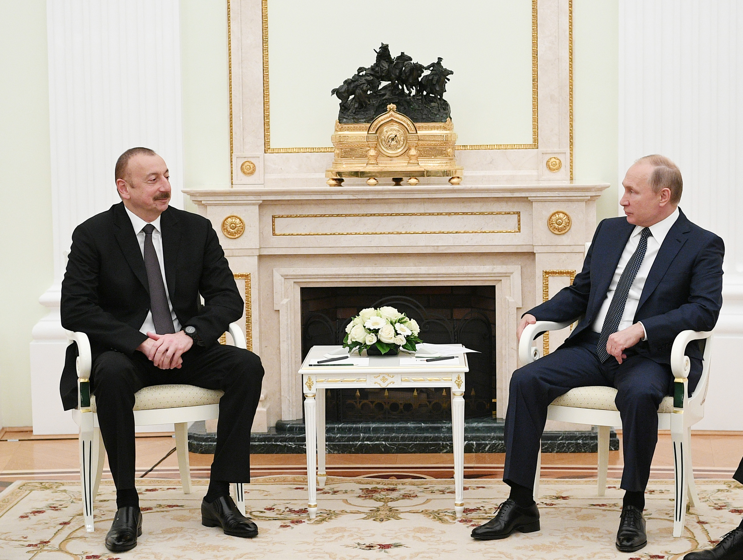 Putin İlham Əliyevlə telefonla danışdı