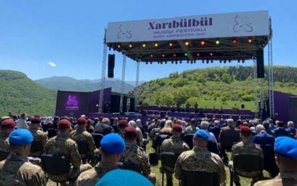 “Xarıbülbül” festivalında TƏSİRLİ ANLAR - VİDEO