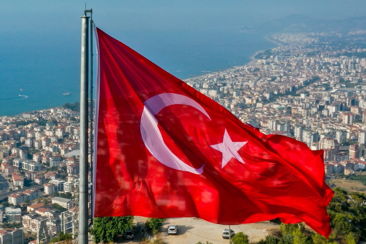 Türkiyənin hər yerində eyni vaxtda İstiqlal marşı oxundu - VİDEO