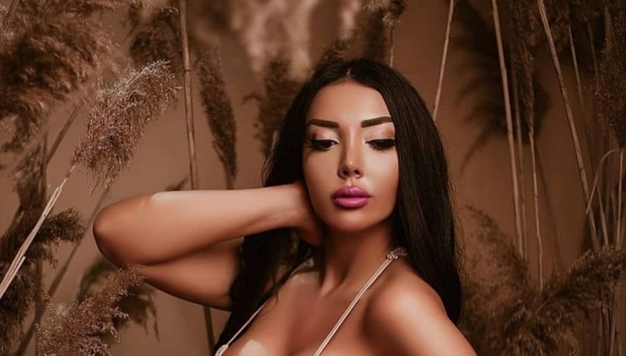 Bakılı modeldən kişilərin ağlını alan İNTİM FOTO