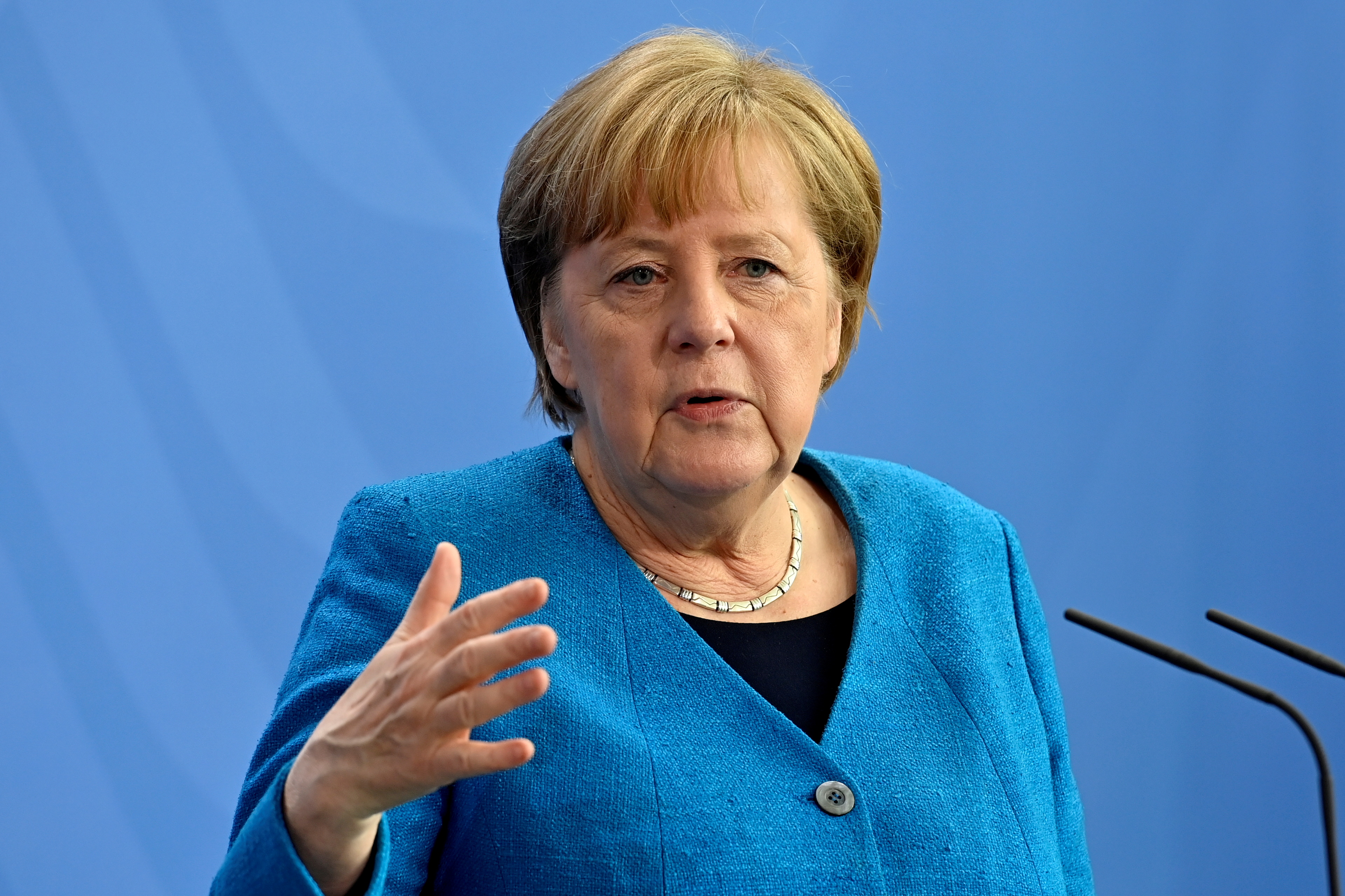 Merkel: “İsrail ilə bağlı “qırmızı xətti” keçməyin” 