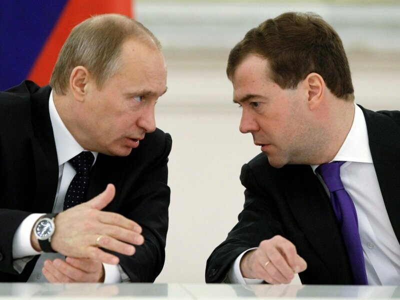 Medvedev Putini partiyanın qurultayına dəvət etdi