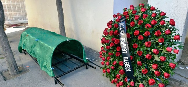 Koronavirusa yoluxan baş həkim vəfat etdi - FOTO