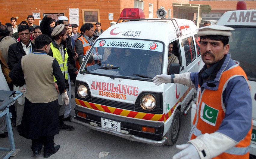 Pakistanda 2 qatar toqquşdu - 36 ölü, 50 yaralı var - VİDEO