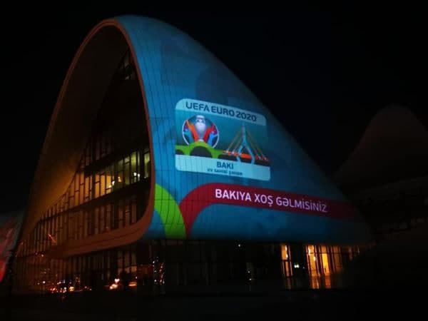 AVRO-2020-in görüntüləri Heydər Əliyev Mərkəzinin üzərində - FOTO