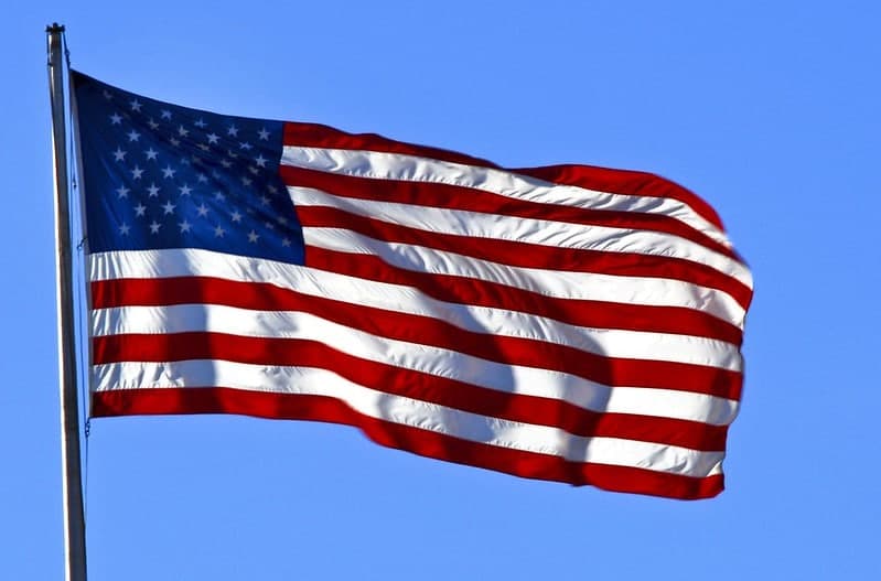 Amerika bayrağı köhnəlib və irqçiliyin simvoludur - Müğənnidən SƏRT PAYLAŞIM