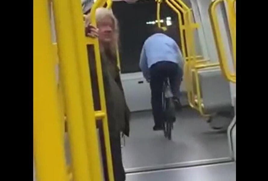 Metro vaqonunda əyləncə faciə ilə bitdi - VİDEO 