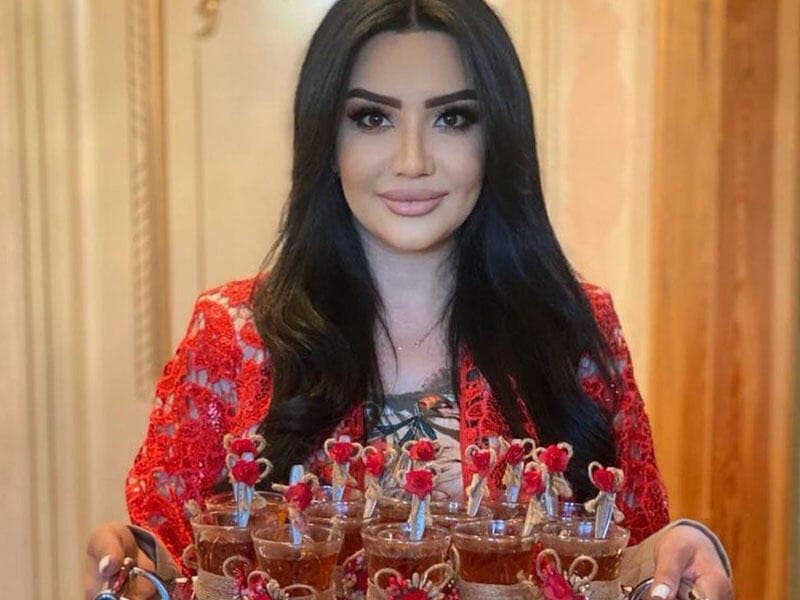 Nigar Şabanova hərbçi nişanlısının üzünü gizlətdi - FOTO