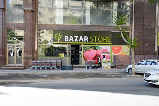 Bakıda “Bazarstore”da yanğın oldu - FOTO