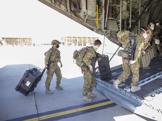 Avstraliya Əfqanıstandan hərbi kontingentini çıxardı - VİDEO