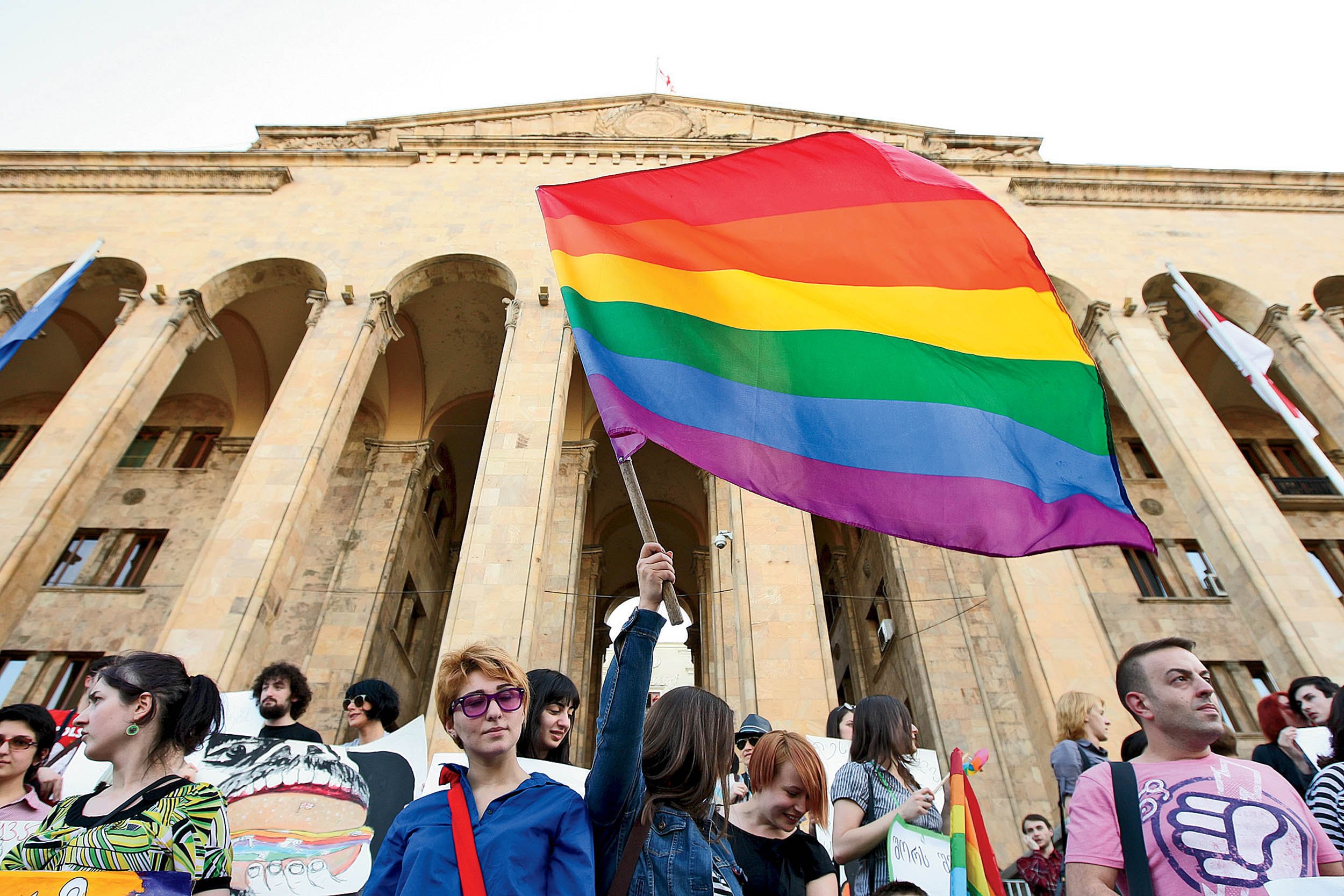 Gürcüstanda LGBT XAOSU - Qərbin Cənubi Qafqazda ucalan İNCƏ SƏNƏTİ