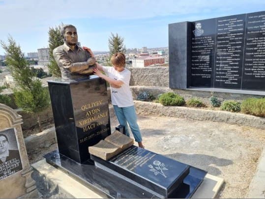 Fədayə Laçın Azərbaycana qayıtdı - Görün kimin məzarını ziyarət etdi - FOTO 