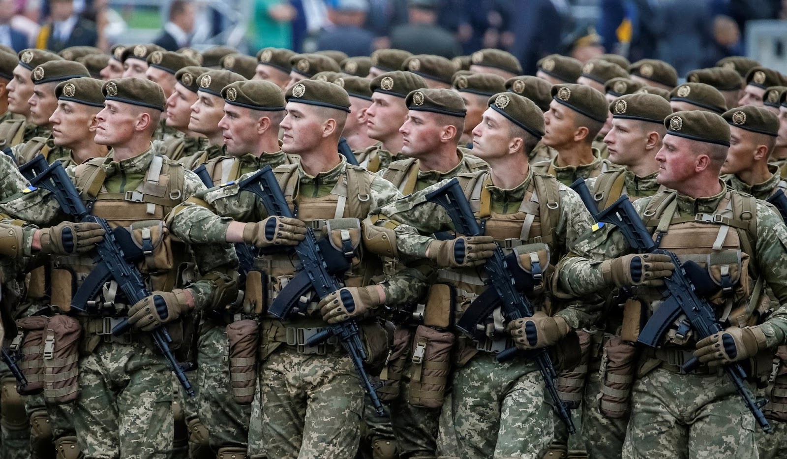 Ukrayna Silahlı Qüvvələrinə yeni baş komandan təyin edildi - FOTO