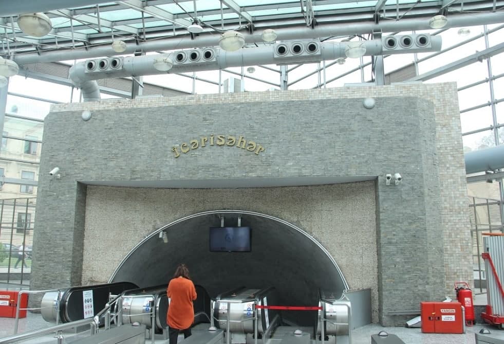 “İçərişəhər” metro stansiyasının havalandırma sistemi yenidən quruldu