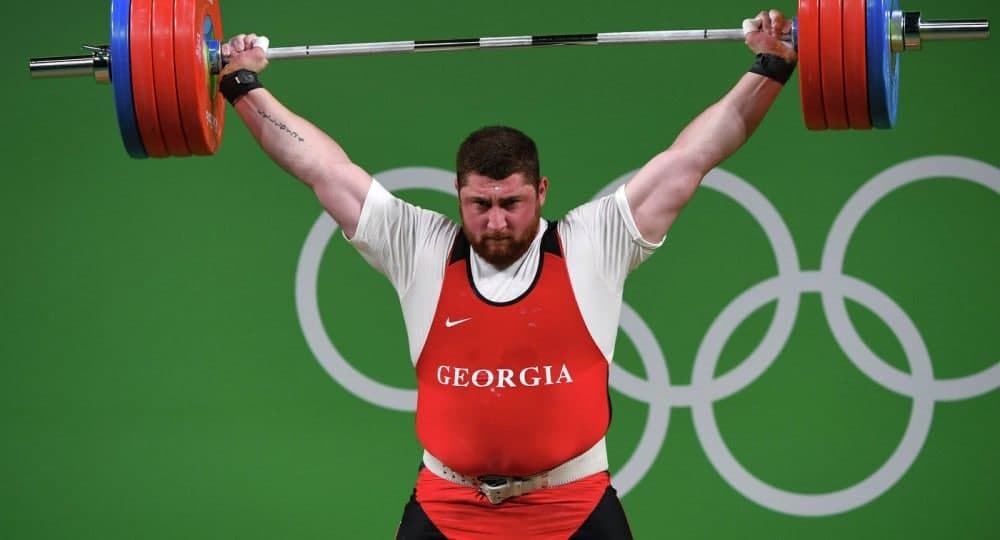Gürcü ağır atlet Olimpiya oyunlarında dünya rekordunu yenilədi