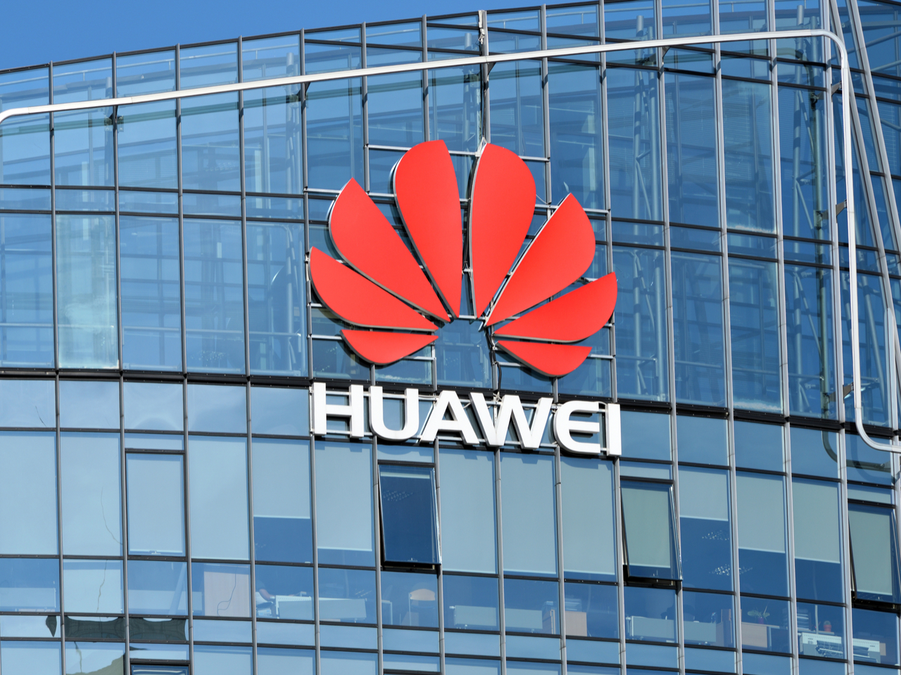 Huawei-in satışlarında böyük azalma - SƏBƏB